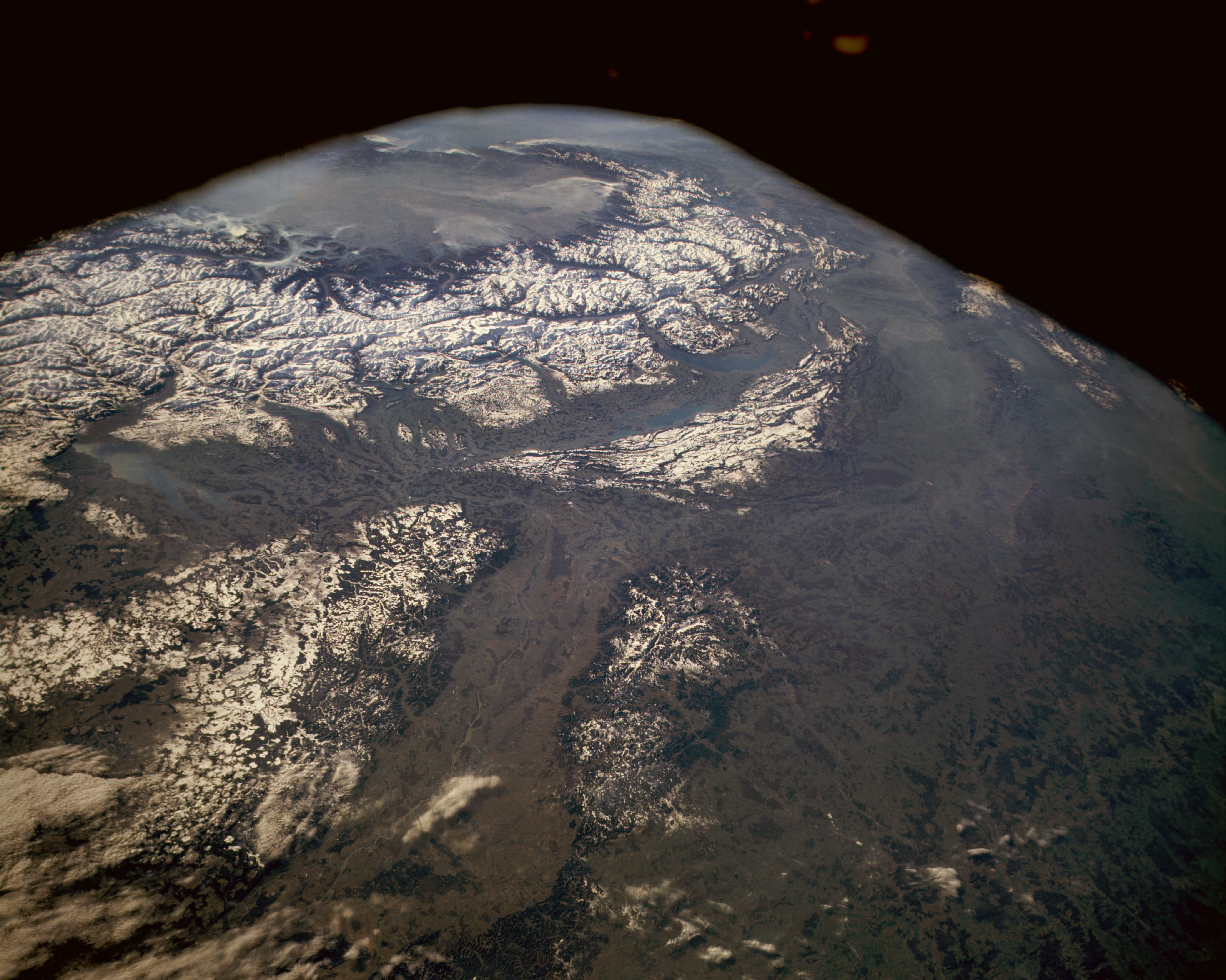 фото земли гагарина из космоса