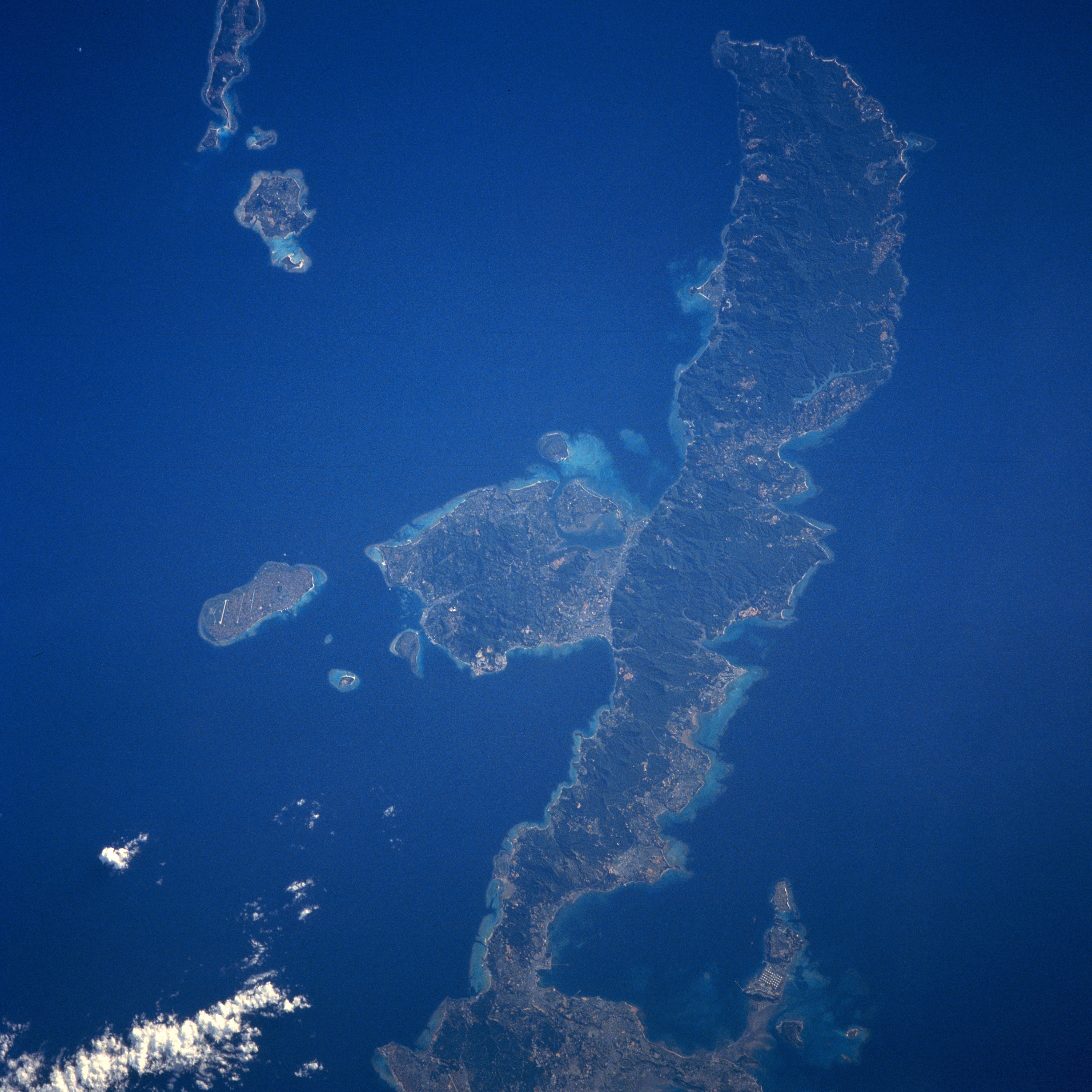 Крупнейшие архипелаги тихого океана. Острова Рюкю. Архипелаг Окинава. Архипелаг Рюкю. Острова Рюкю и Кюсю.
