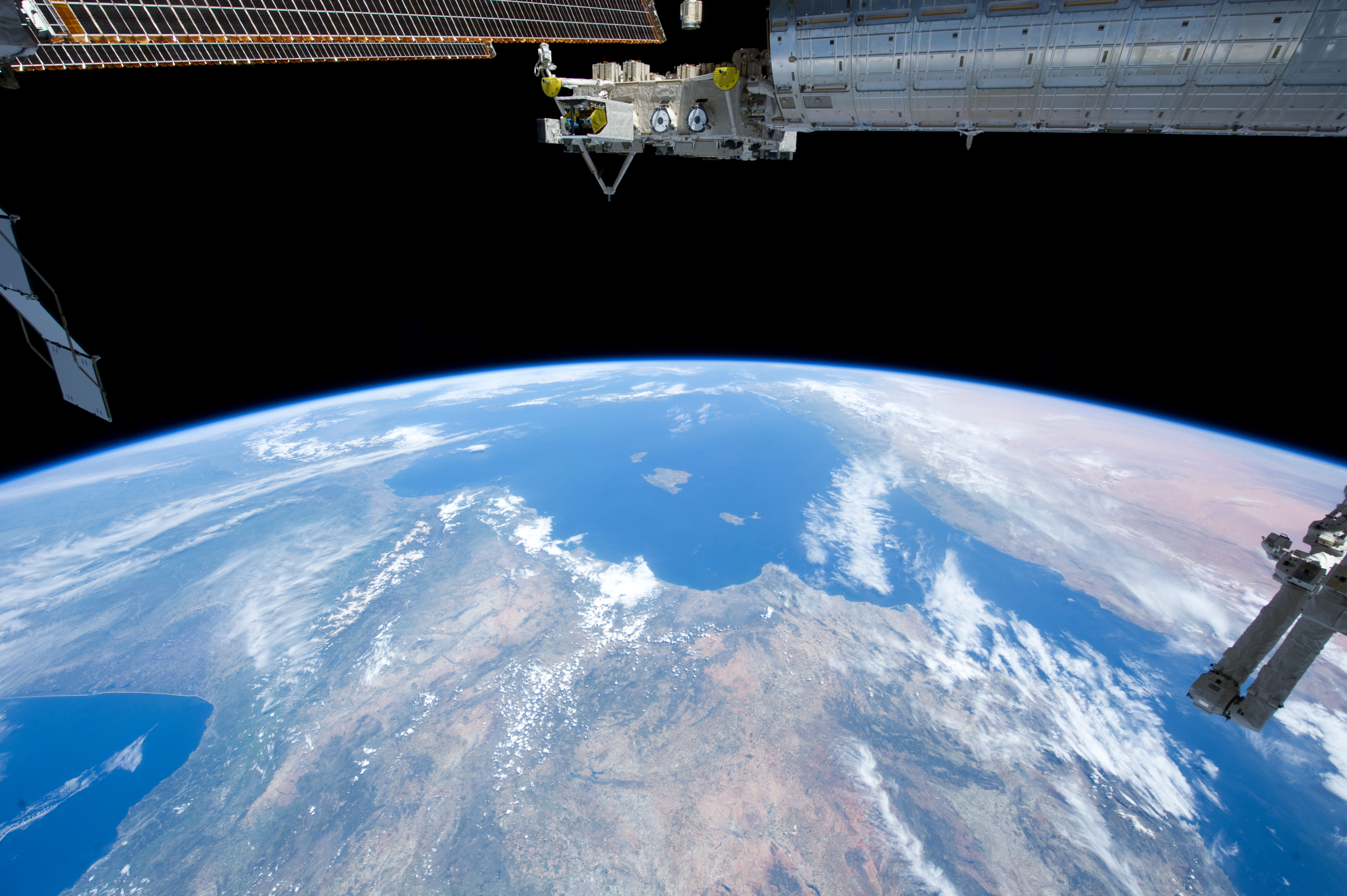 Astronaut Photo ISS031-E-72518