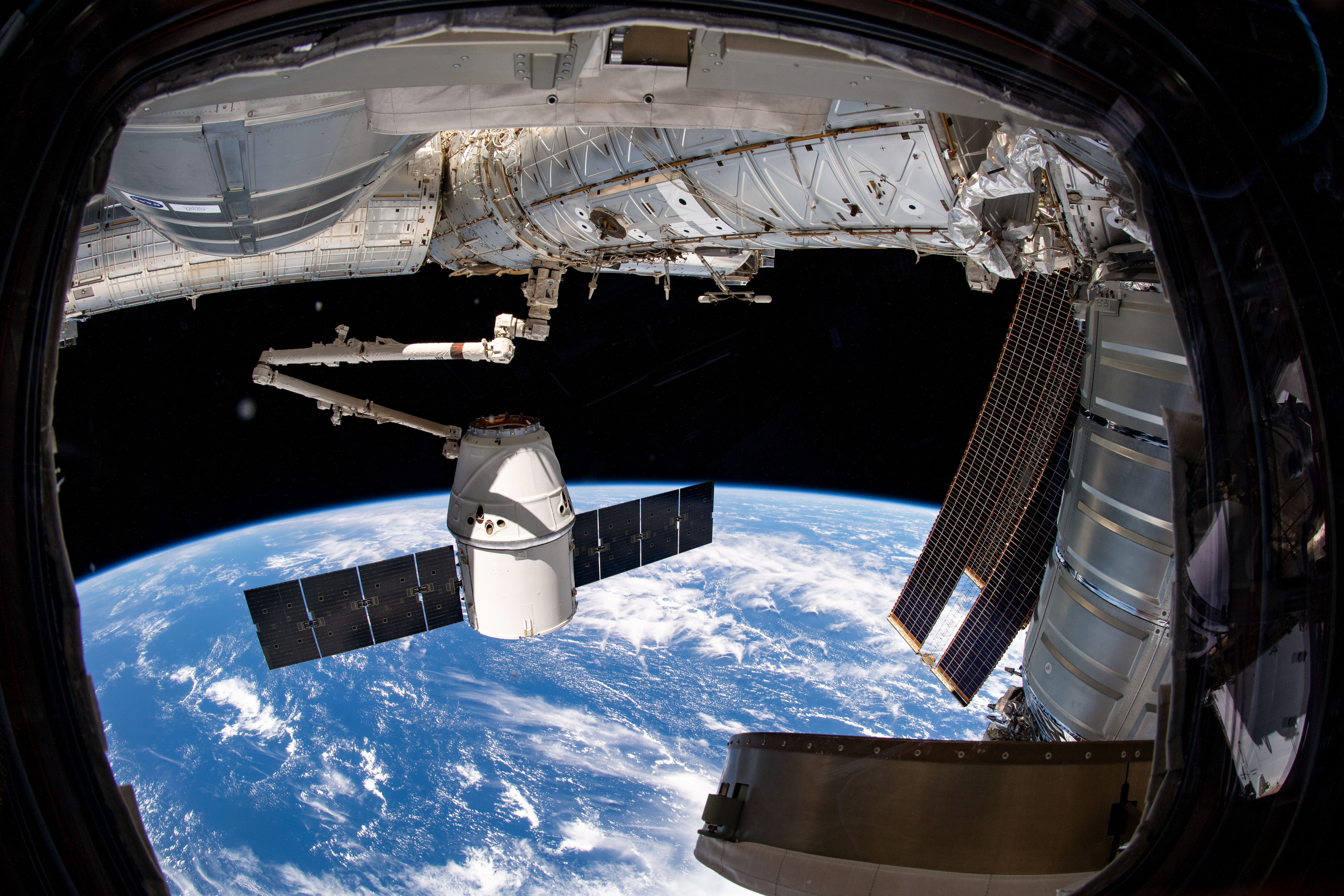 Astronaut Photo ISS059-E-56747