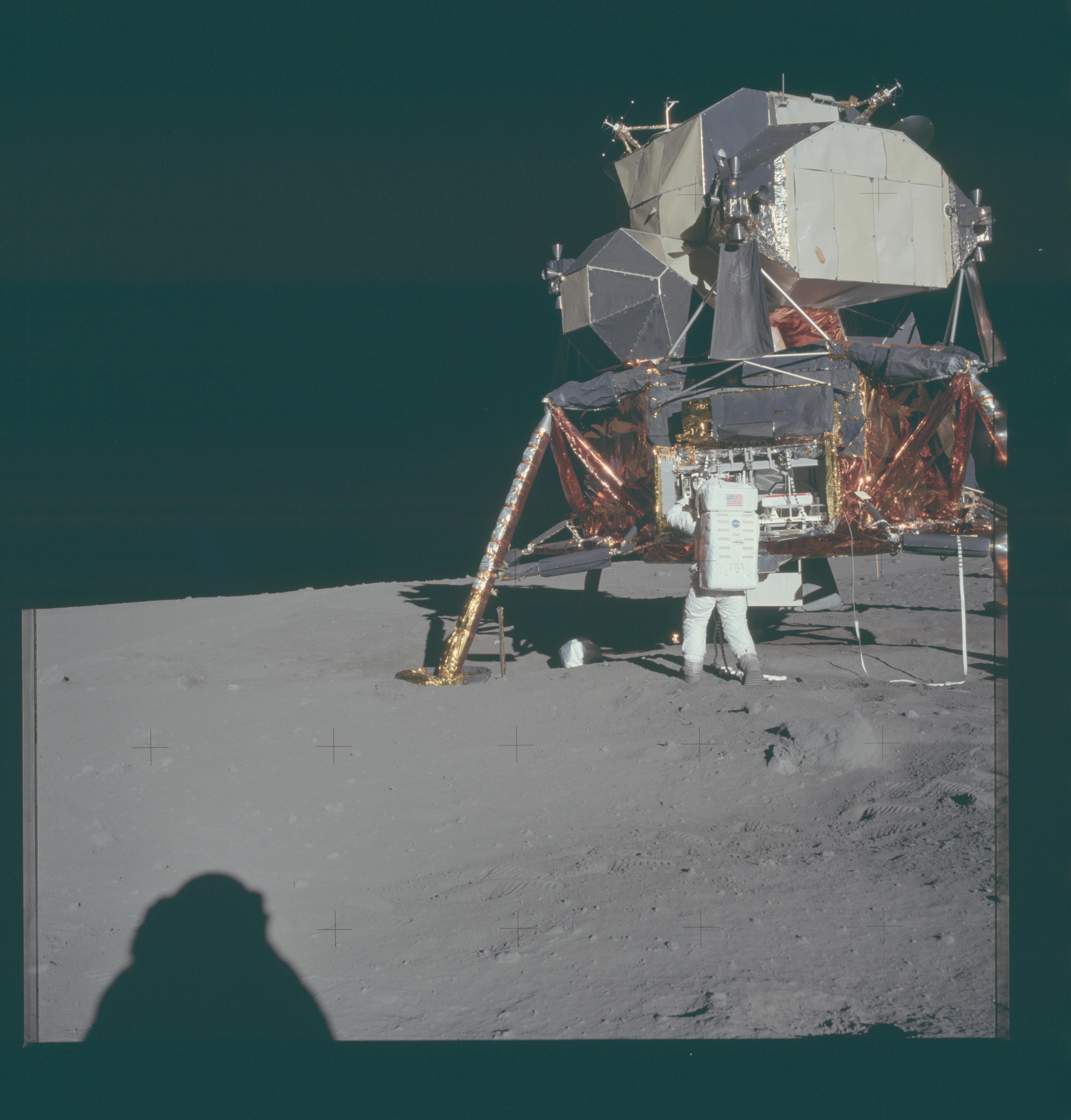 Astronaut Photo AS11-40-5928