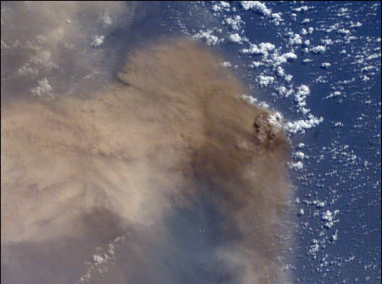 Photo: ISS007-E-5366