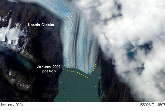 Photo: ISS008-E-11807