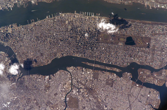 Photo: ISS010-E-21487