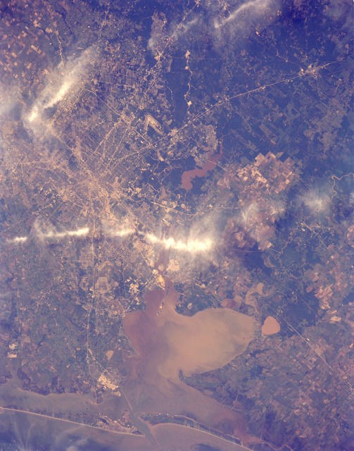 Photo: STS039-151-175