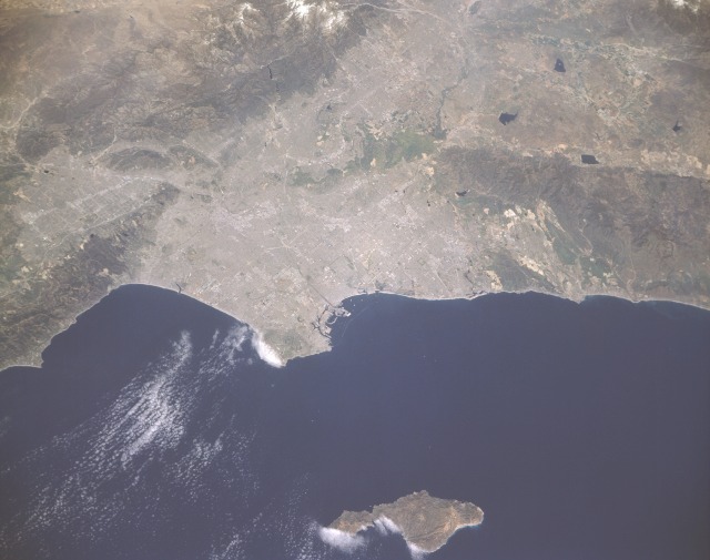 Photo: STS039-151-184