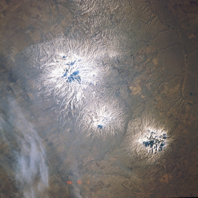 Photo: STS039-604-36