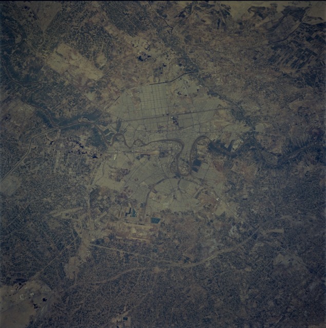 Photo: STS059-211-58