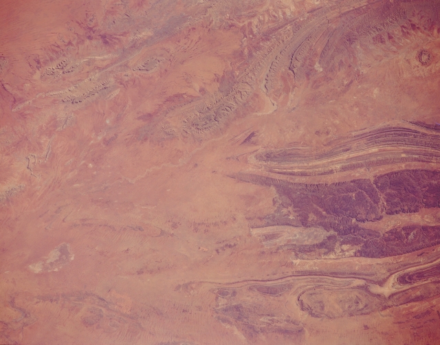 Photo: STS066-152-172