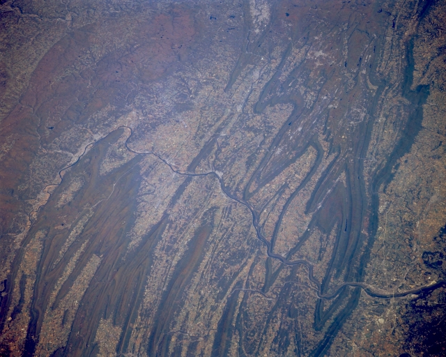 Photo: STS068-173-103