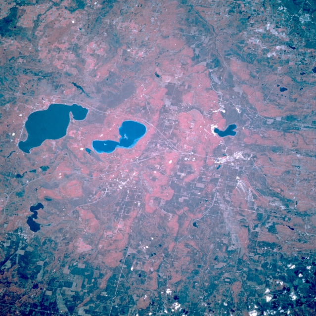 Photo: STS068-201-68