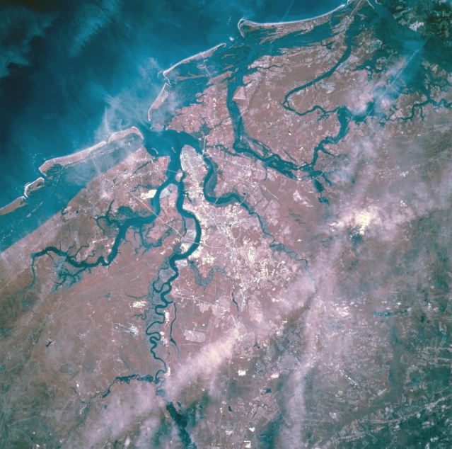 Photo: STS073-750-32