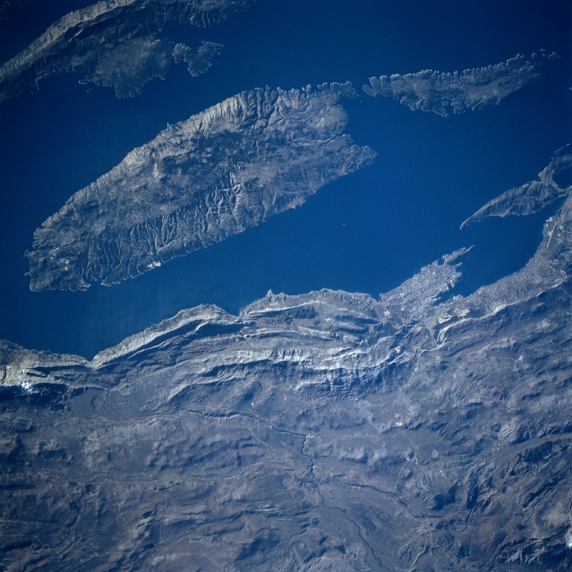 Photo: STS081-747-33