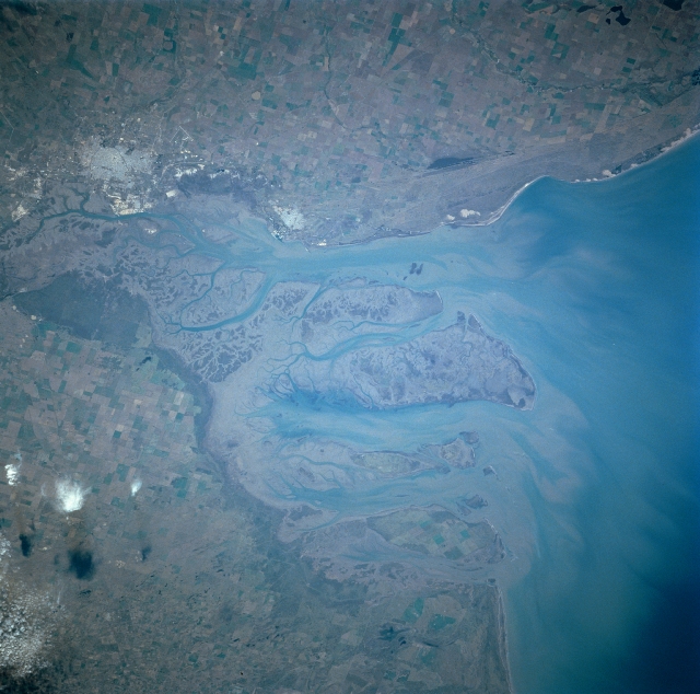 Photo: STS091-729-29