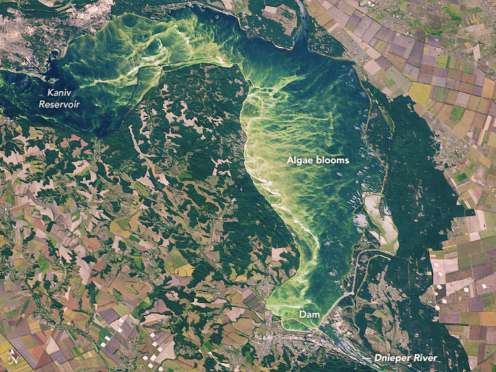 Photo: ISS048-E-67483