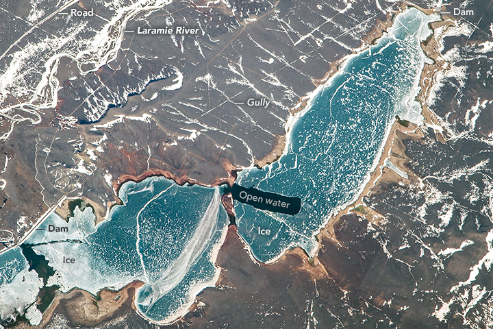 Photo: ISS050-E-51538