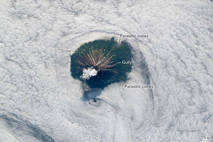 Photo: ISS060-E-21034