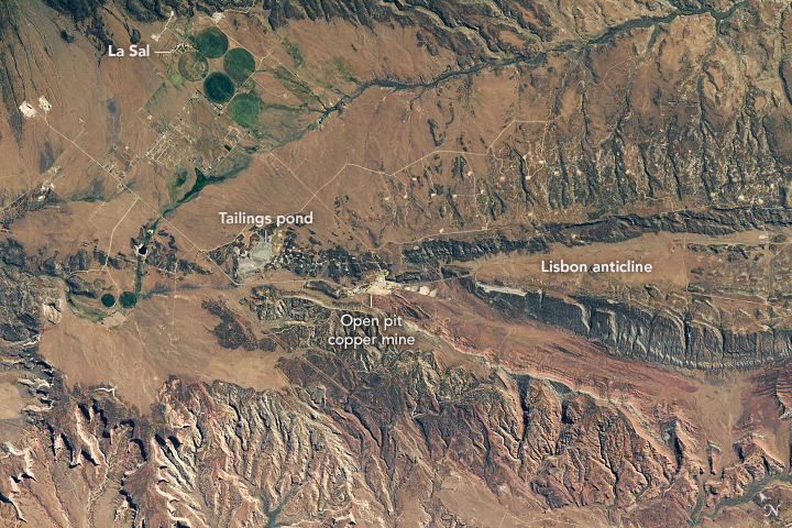 Photo: ISS063-E-40191